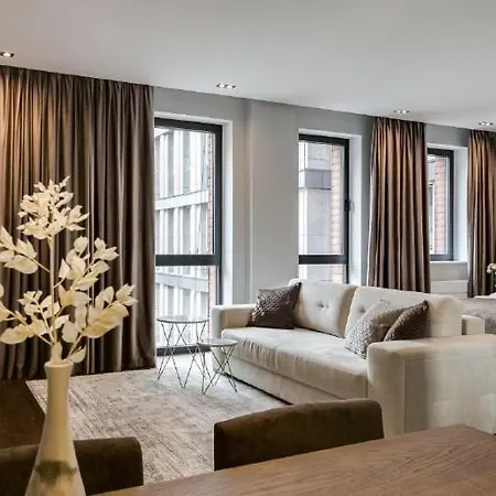Classy In Chicago, A Luxurious * 基輔